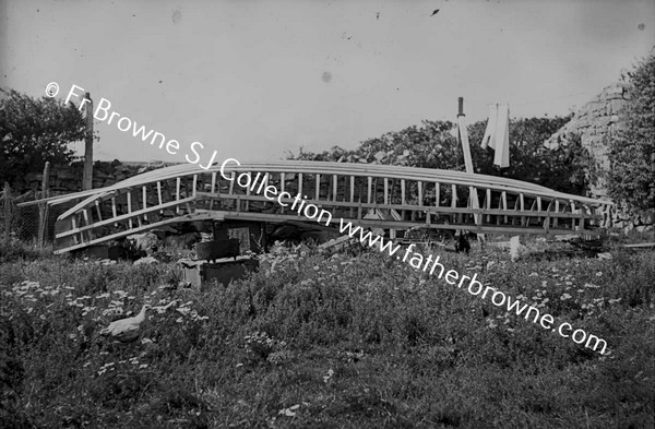 BOATS AND BOATMEN A CURRACH IN THE MAKING